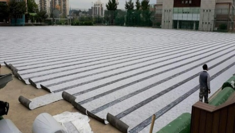 KOLON GLOTECH | KOLON GLOTECH 人工芝 施工 排水板/パッド施工